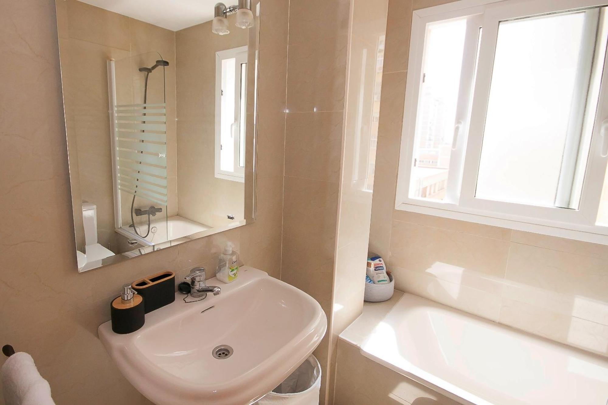 Ave Huelin 3Rooms Alojamiento Con Parking Y Ac 马拉加 外观 照片
